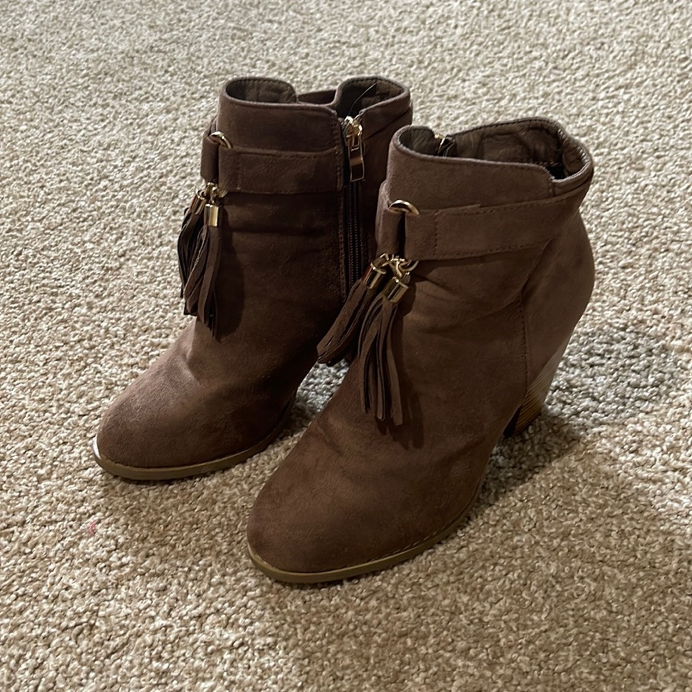 Brown Suede Booties Size 7.5 with tassels on the front and gold accents